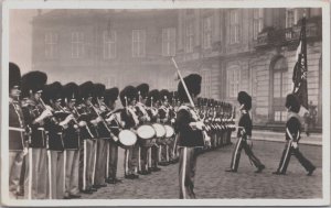 Denmark København Copenhagen Amalienborg Vagtparaden Parade Soldiers RPPC C143