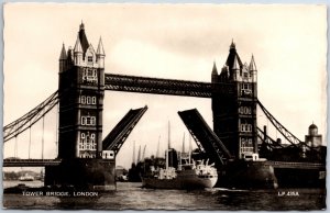 VINTAGE POSTCARD RPPC REAL PHOTO OF LONDON BRIDGE ENGLAND U.K.