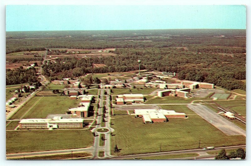 Postcard DE Dover Airview Delaware State College D11