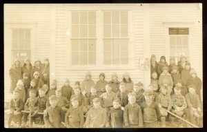 h2082 - CANADA 1920s Students at School. Real Photo Postcard