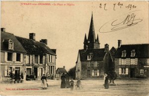 CPA AK Juvigny-sous-Andaine - La Place et lEglise (259290)