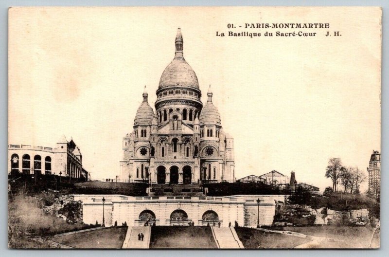 Paris  Montmartre  La Basilique du Sacre Coeur  France   Postcard