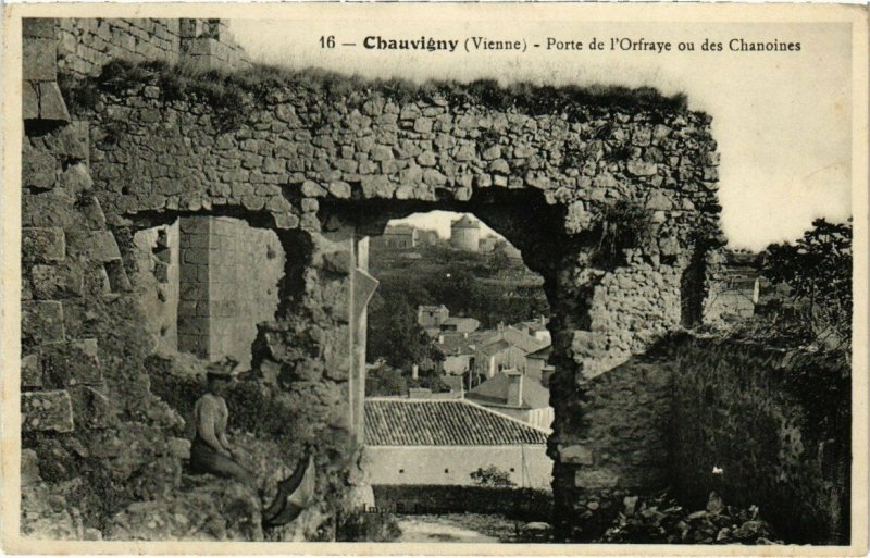 CPA CHAUVIGNY - Porte de l'Orfraye ou des Chanoines (111713)