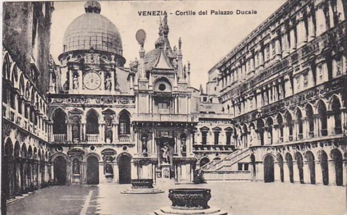 Italy Venezia Cortile del Palazzo Ducale 1935