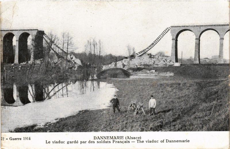 CPA Militaire - Dannemarie - Le Viaduc gardé par des soldats Francais (698547)