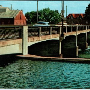 c1960s Fenelon Falls ON Postcard Bridge Trent-Severn Waterway Classic Car Canada