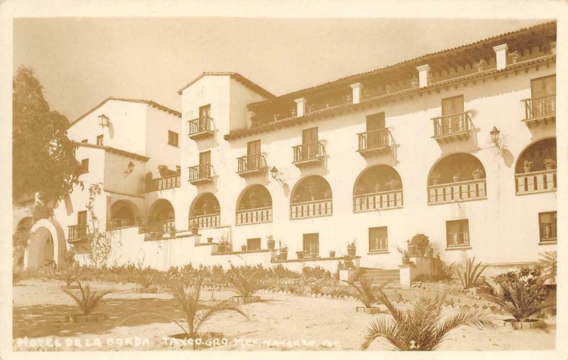 RPPC HOTEL DE LA BORDA Taxco, Mexico Navarro Foto c1940s Vintage Photo Postcard