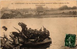 CPA COMPIEGNE - Le 54r d'Infanterie passant l'Aisne en Radeau a (291824)