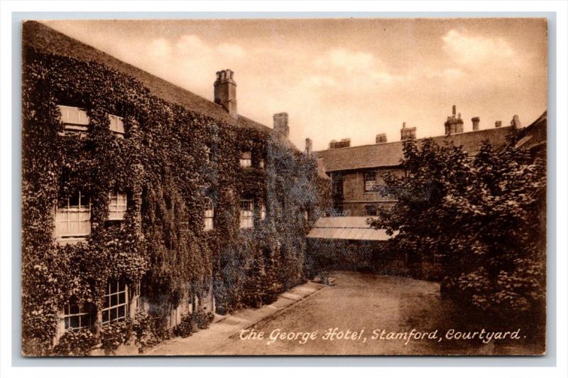 14292   England   Stamford  the George Hotel Courtyard