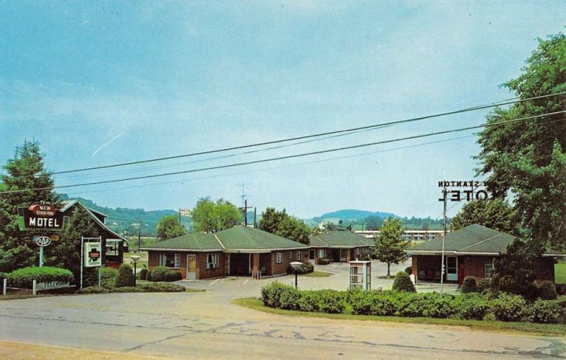 New Stanton Pennsylvania Motel Street View Vintage Postcard K69578