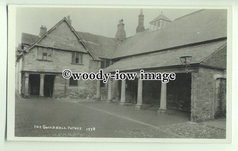 tp9897 - Devon - An Early View of the Guildhall at Totes - Postcard