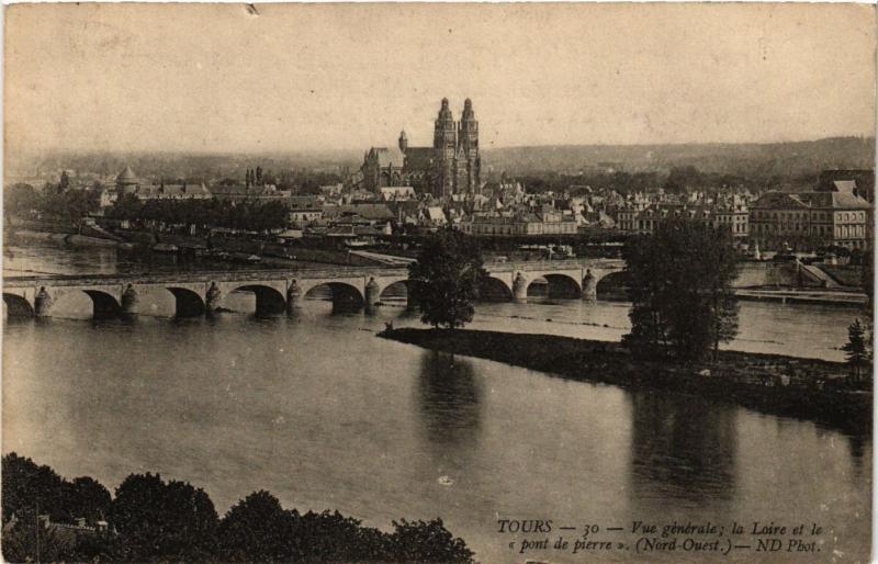 CPA TOURS - Vue générale la Loire et le pont de pierre (Nord-Ouest) (298369)