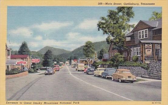 Entrance To Great Smorky Mounhtains National Park Main Street Gatlinburg Tenn...