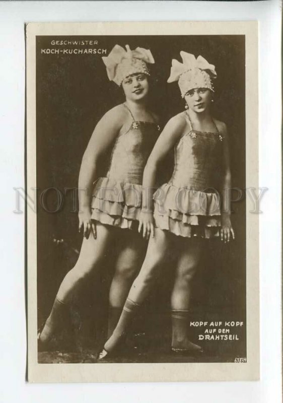 3174718 CIRCUS Sisters KOCH acrobat AUTOGRAPH Vintage photo PC