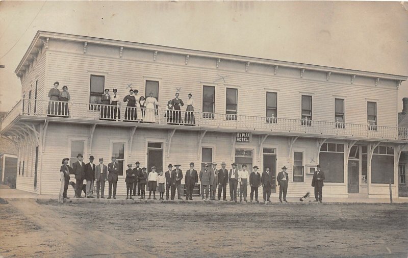 G16/ Park Rapids Minnesota RPPC Postcard 1928 New Park Hotel Building 