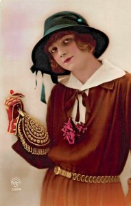 BEAUTIFUL BRUNETTE YOUNG WOMAN~STYLISH DRESS-HAT~A NOYER 1920s PHOTO POSTCARD