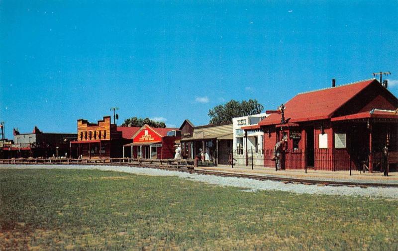 OK, Oklahoma City FRONTIER CITY Street Scene Route 66~Roadside  c1950's Postcard