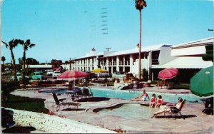 Phoenix AZ Desert Inn Van Buren People Pool Vintage Postcard G19