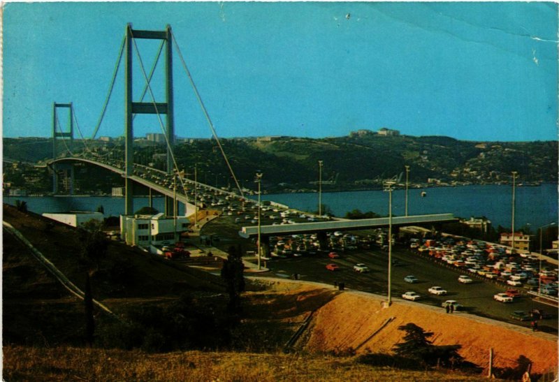 CPM AK Istanbul Une vue du Pont du Bosphore TURKEY (842857)