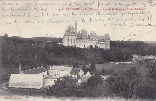 France Pierrefonds Le Chateau Vue de la Route de Villers-Cotterets 1905