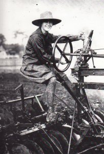 New York Landworker WW1 Farming Lady in Land Award Winning Real Photo Postcard