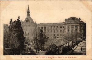 CPA TOULOUSE - Donjon et Jardin du Capitole (255941)