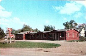 Postcard MOTEL SCENE Indianola Iowa IA AI7303