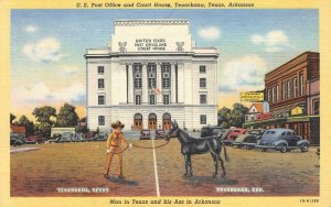 Post Office & Court House TEXARKANA Man in Texas & Ass in Arkansas 1951 Postcard