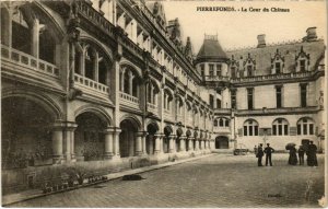 CPA Pierrefonds- La Cour du Chateau FRANCE (1020307)