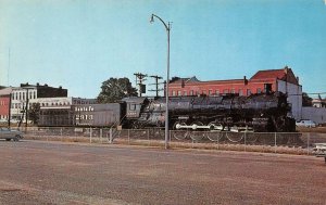 FORT MADISON, Iowa IA    STEAM LOCOMOTIVE 2913   Railroad~Train   1961 Postcard