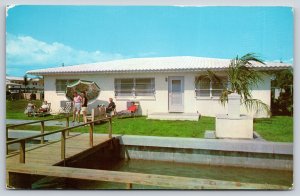 Roadside~Clearwater Beach Florida~Tara Motel~Foot Bridge Over Canal~Vtg Postcard
