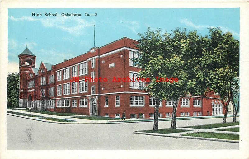 4 Postcards, Oskaloosa Iowa, Various Scenes, SchoolPost OfficeCourt