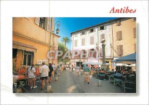 Modern Postcard Antibes (Alpes Maritimes) Street Pedestrian