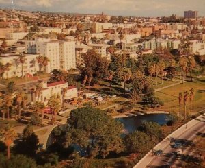 Vintage Postcard Wilshire Boulevard Los Angeles Douglas MacArthur old cars Calif