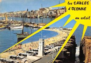 BT6986 Sables d olonne le port la plage ship bateaux      France