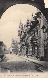 BR41055 perspective vers l hotel de ville Douai    France