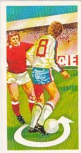 Brooke Bond Trade Card Play Better Soccer No 6 Turning