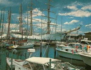 Postcard Tall Ship Gloria at Bannister's Wharf, Newport, RI.      N4