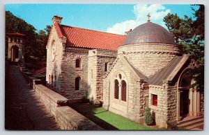 Eureka Springs Arkansas~St Elizabeth Church~Kerens Memorial~1950s Postcard