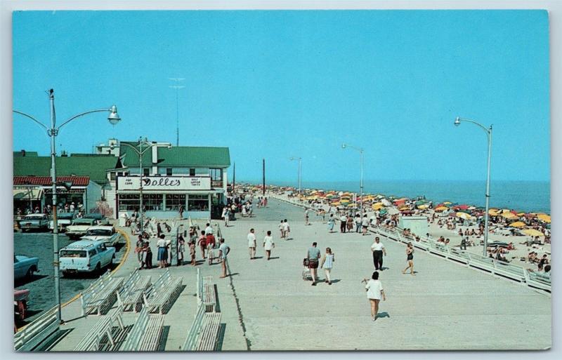 Postcard DE Rehoboth Beach North View on Boardwalk Dolle's Salt Water Taffy F27