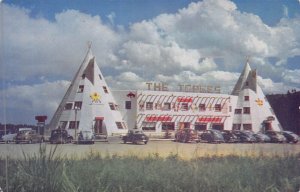 GOLDEN COLORADO~THE TEEPEE CURIO STORE-BERGEN PARK JUNCTION~1940s POSTCARD