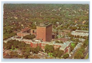 Vintage Henry Ford Hospital Grand Boulevard Detroit Michagan. Postcard P71E