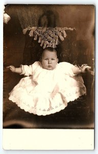 c1900 CUTE BABY IN CHRISTENING GOWN REAL PHOTO RPPC POSTCARD P3383