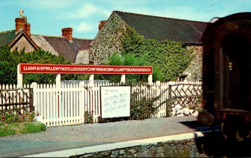 Wales Gwynedd The Famous Railway Sign Now On View In Penrhyn Castle