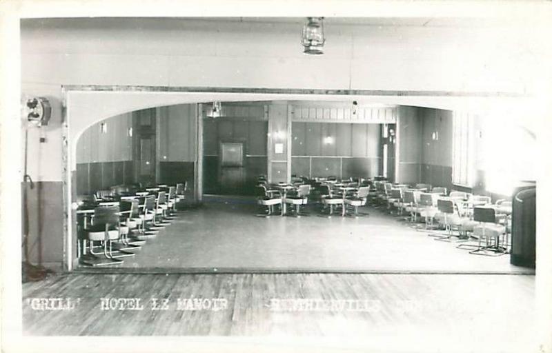 Postcard Berthierville Quebec Hotel le Manoir Interior View of Grill 1950s RPPC 