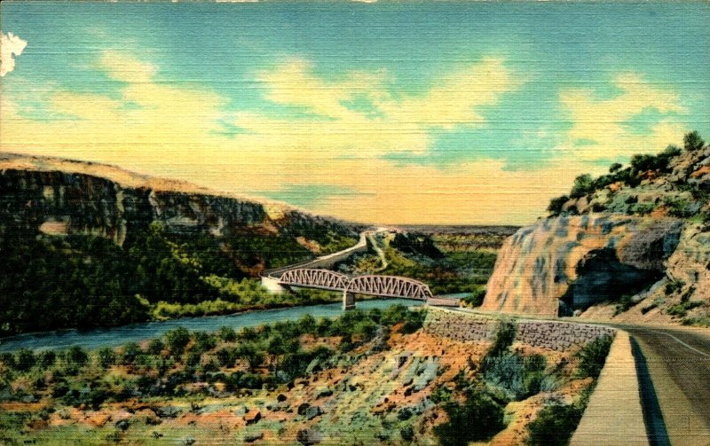 Postcard Texas Highway and Bridge Across the Pecos River SW Texas Linen Era 