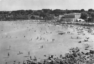 BR47625 Perros Guirec plage de trestaou a maree basse    France