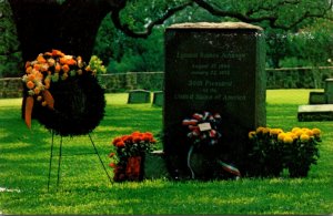 Texas Stonewall Lyndon B Johnspn Historical Site The Grave Of Lyndon Baynes J...