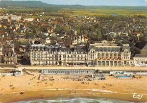 BT7737 Cabourg vue aerienne la plage et l arriere du grand hotel          France