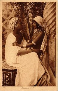 PC CPA Jeune amour North Africa COUPLE ETHNIC NUDE (a10320)